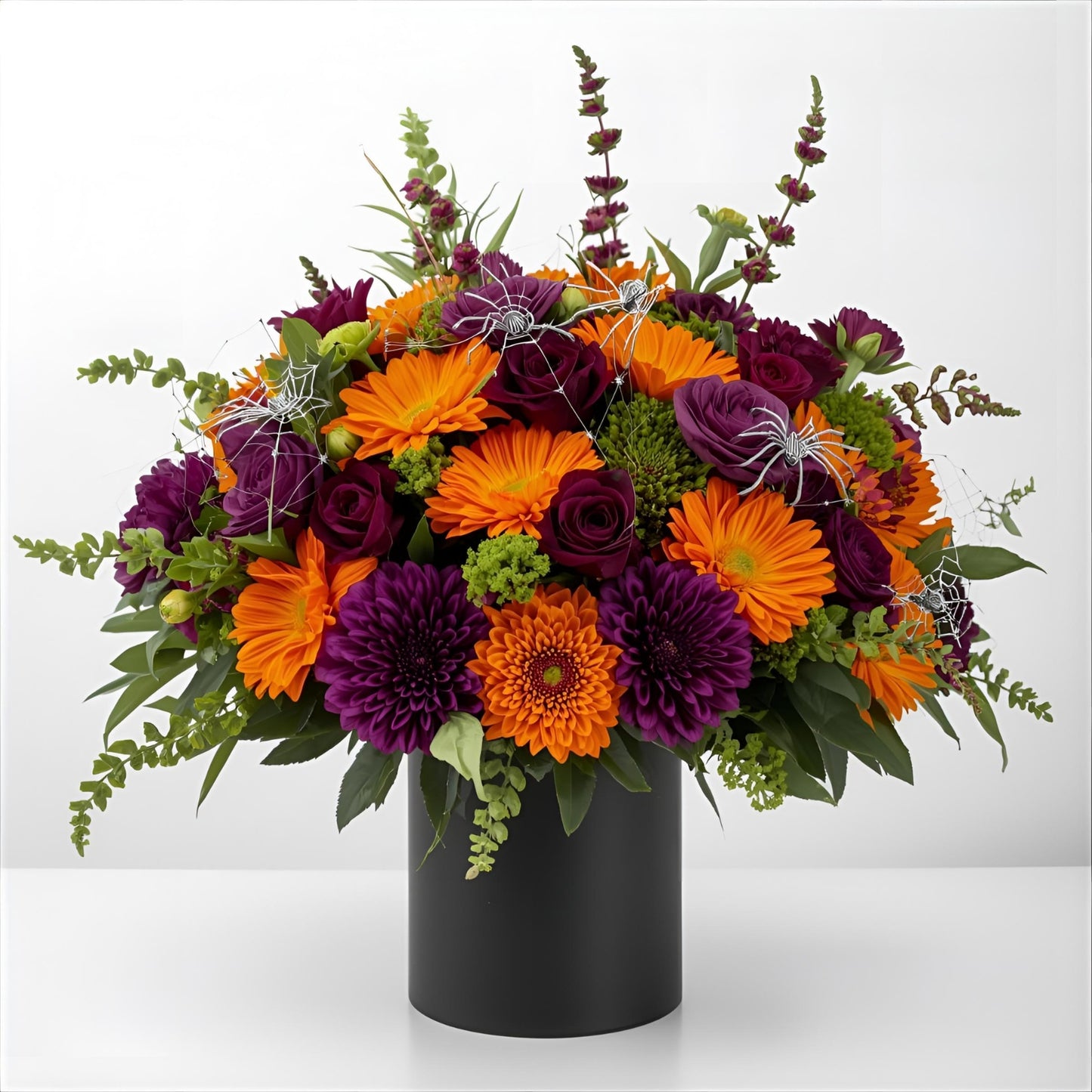 Spooky Chic – A Glamorous Halloween Flower Arrangement